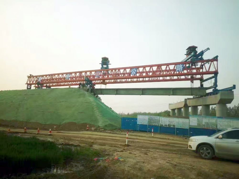山東濟(jì)南路橋起重機、公路鐵路架橋機設(shè)計制造安裝維修