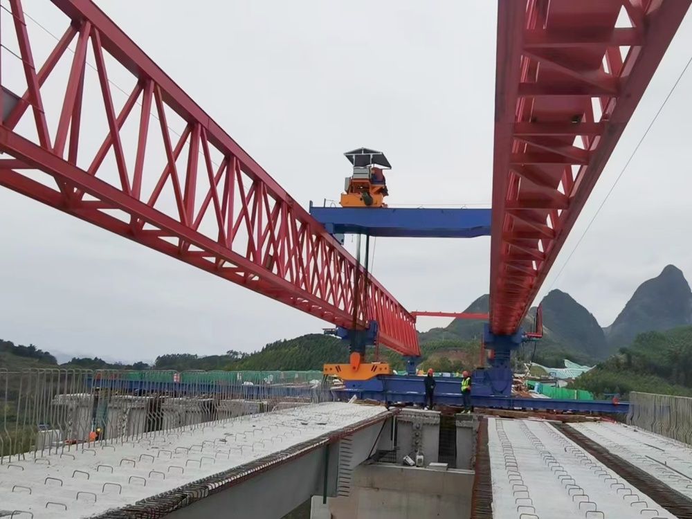 安徽架橋機(jī)、公路高鐵架橋機(jī)、鐵路客專架橋機(jī)、自平衡架橋機(jī)