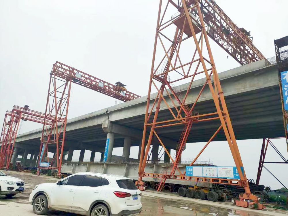 龍門吊廠家、型號、參數、電動雙梁門式起重機、提梁機制造、安裝維修