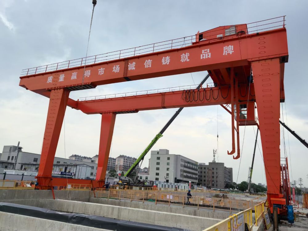 廣州地鐵出渣機(jī)、地鐵站門式起重機(jī)生產(chǎn)、安裝拆卸、租賃公司