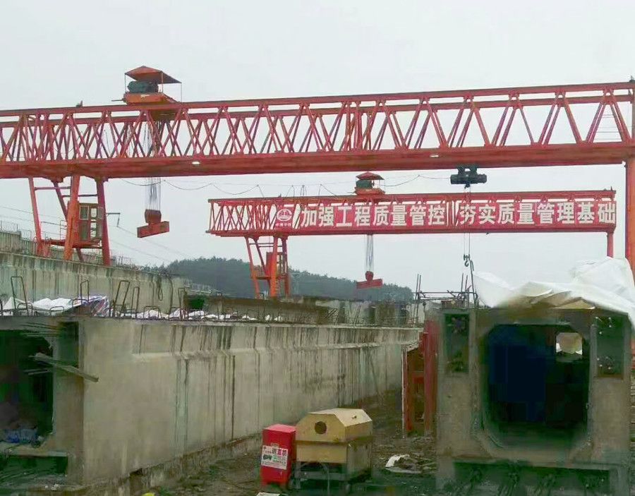 呼和浩特市提梁機、梁場龍門吊、桁架單雙梁門式起重機