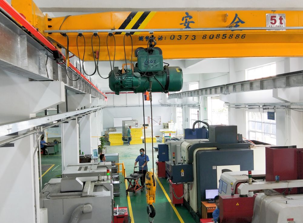 電動(dòng)葫蘆用在單梁起重機(jī)場(chǎng)景圖.jpg