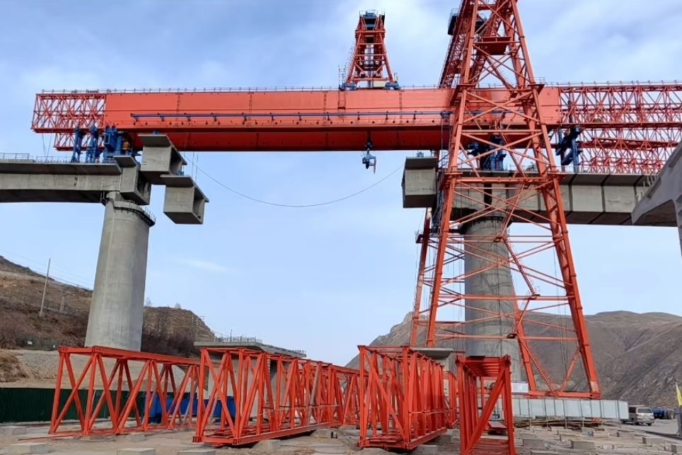 架橋機(jī)、高鐵公路橋梁架橋機(jī)制造安裝維修廠家服務(wù)
