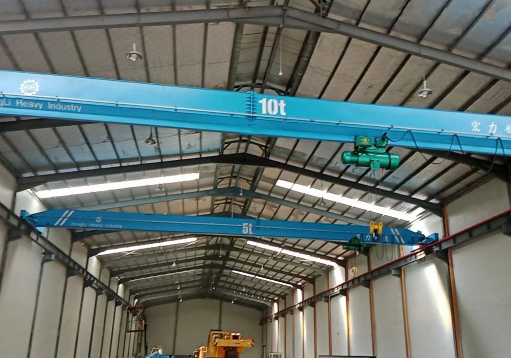 重慶行車廠家報(bào)價(jià)、LDA型電動(dòng)單梁起重機(jī)